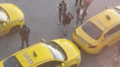 Taksiciye tokatlı saldırı! O anlar kameralara işte böyle yansıdı