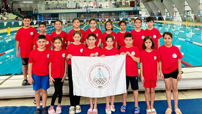 Körfezli yüzücüler Sakarya'da en iyi derecelerle şampiyon oldu