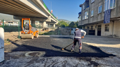 Körfez'de yol bakım mesaisi