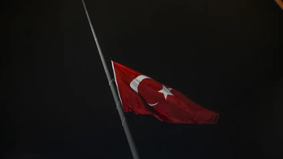 10 Kasım'da Bayraklar Ne Zaman Yarıya İndirilir? 10 Kasım Bayrak Yarıya İner Mi?