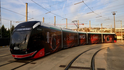 Kocaeli'de Ata'ya saygı... Tramvay ve otobüsler 10 Kasım'a özel giydirildi