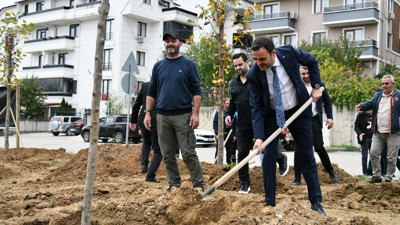 Başiskele'de fidanlar toprakla buluştu