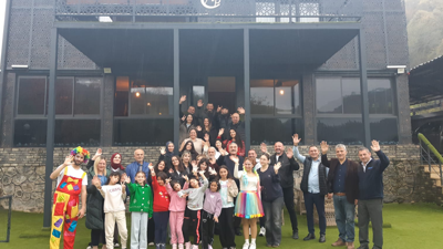 Kocaeli Öğrenim Gençliğine Yardım Derneği'nden çocuklara neşe dolu ara tatil hediyesi