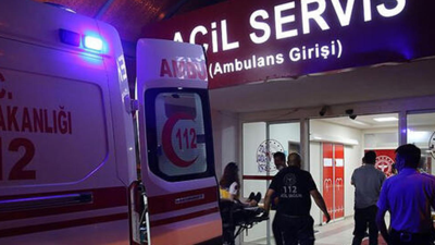 Konya'da trafik faciası: Direğe çarptı, yaralılar var!