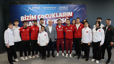 Darıca Belediye Başkanı Muzaffer Bıyık milli sporcularla bir araya geldi