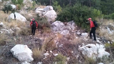 Yürüyüşe çıktıkları dağda mahsur kaldılar!