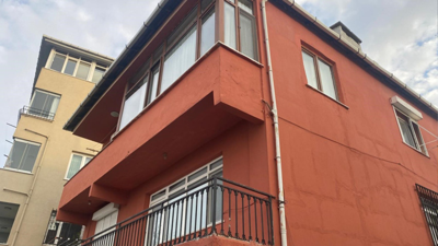 Duvarları ve zemini çatlayan 2 bina mühürlendi