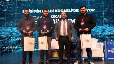 FPV drone ve VR teknolojisi Kocaeli Bilişim Fuarı'nda uçtu