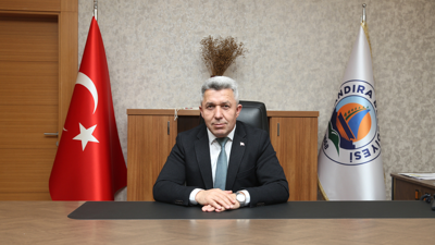 Erol Ölmez'den Öğretmeler Günü mesajı: Öğretmenlik kutsal bir meslektir