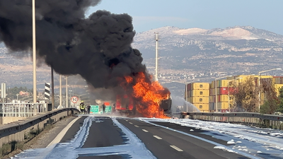 Mersin'de panik anları: Mazot yüklü tanker cayır cayır yandı!