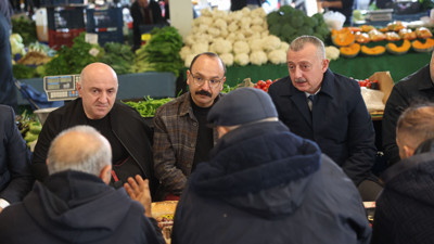 Tahir Büyükakın ve Muzaffer Bıyık'tan pazarcı esnafına ziyaret