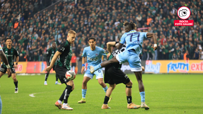 Kocaelispor - Kasımpaşa maçının ilk yarısından kareler