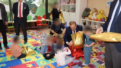 Cezaevinde yaşamak zorunda olan çocuklara bayram hediyesi!