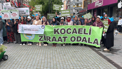 ​Çiftçilerin renkli yürüyüşü! Traktörlerle yürüyüş yolundan ilerlediler