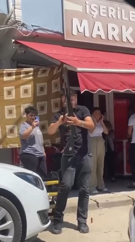 Asker uğurlamasında havaya defalarca ateş açtılar! - Resim : 1