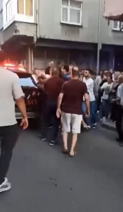 Kadını bıçaklayan şahsı vatandaşlar linç etti! - Resim : 4