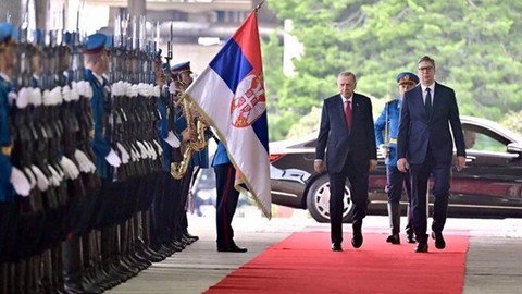 Recep Tayyip Erdoğan Sırbıstan’da! Resmi törenle karşılandı