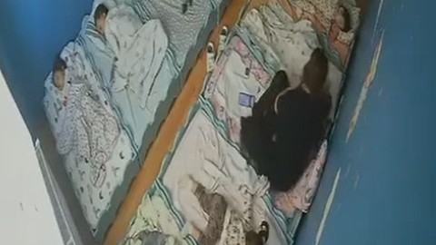 Gaziantep’de kreş krizi! Uyuyan çocuğa tokat attı