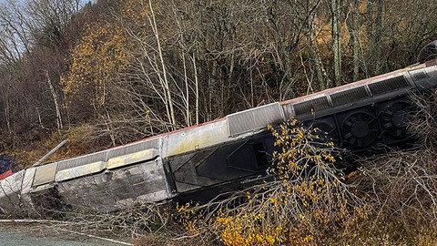 Norveç’te yolcu treni raydan çıktı: 1 ölü, 4 yaralı