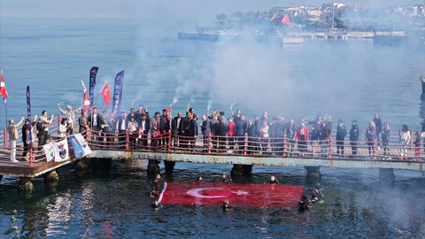 Karamürsel’de 29 Ekim Cumhuriyet Bayramı kutlamaları yapıldı