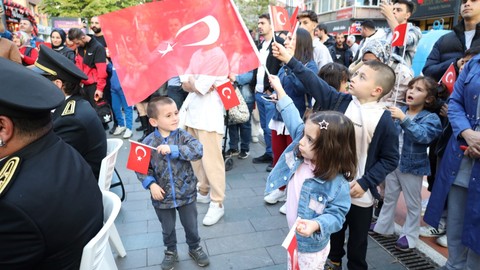 Cumhuriyet coşkusuyla Atatürk’ün sevdiği şarkılar İzmit’te yankılandı