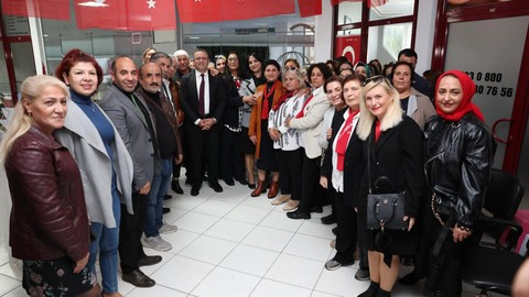 29 Ekim Kadınları Derneği Derince Şubesi anlamlı bir günde açılış gerçekleştirdi