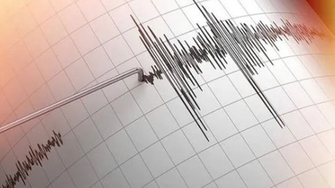 Kandilli duyurdu: Ege'de korkutan deprem!