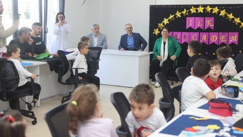 Bünyamin Çiftçi çocuklarla buluştu! Şekerpınar Çocuk Klubünde keyifli anlar