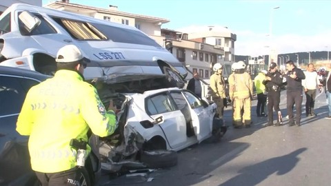 İstanbul'da zincirleme trafik kazası: 6 araca çarptı