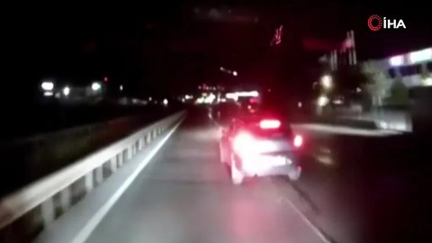 Arnavutköy'de tehlikeli anlar! Kilometrelerce takip ettiği araca çarptı