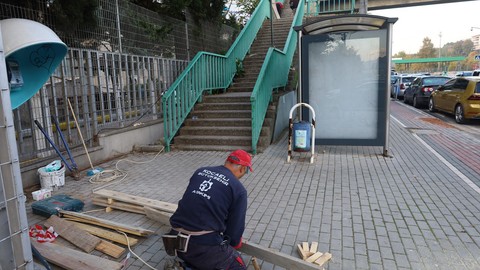 Büyükşehir kullanılamaz hale gelen köprüyü onardı