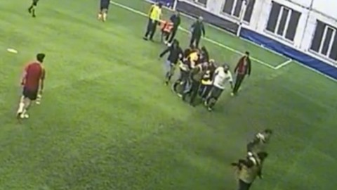 18 yaşındaki genç, halı sahada kalp krizi geçirerek hayatını kaybetti