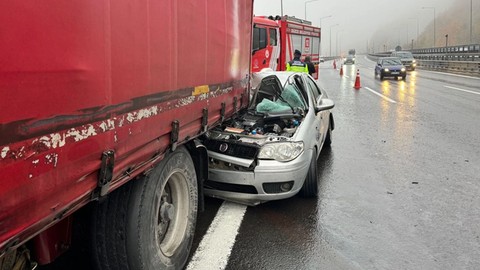 Anadolu Otoyolu'nun Düzce geçişinde trafik kazası: Ölü ve yaralılar var