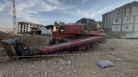 Elazığ’da iş makinesinin devrilmesi hayatlarını kaybetmişlerdi! Kaza anı görüntüleri ortaya çıktı