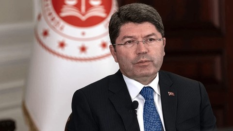 Bakan Tunç'un açıklamalarında 'sosyal medya mahkemeleri' ifadesi dikkat çekti
