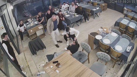 CHP'li Belediye Meclis Üyesi Nadir Bayram Gazeteci Hakan Sataroğlu'na saldırdı