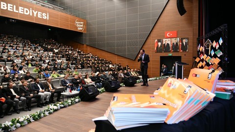 Sınava hazırlanan öğrencilere soru bankası desteği