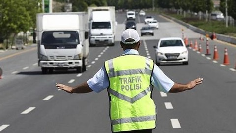 İçişleri Bakanı Ali Yerlikaya denetim raporlarını açıkladı: 451 bin araç ve sürücüye işlem uygulandı