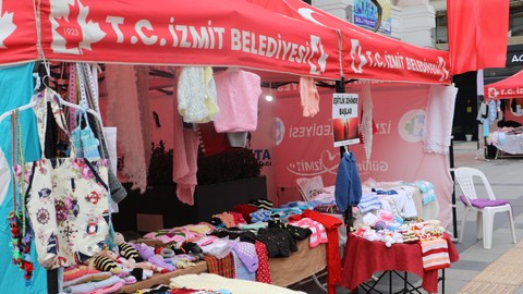 Engelliler Günü el emeği stantları vatandaşları bekliyor!