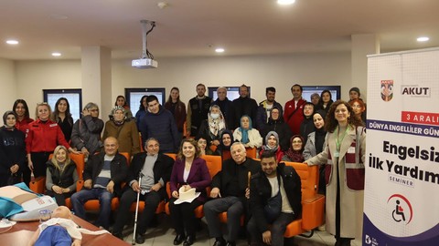 İzmit Belediyesi'nden Engelleri Aşan ilk Yardım