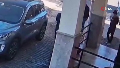 Öğrenciyi uyaran okul müdürü veli tarafından darp edildi