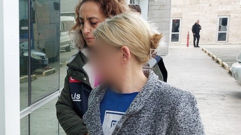 Komşusunu gasp etti