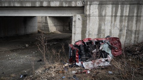Ankara'da trafik faciası: Köprüden düştüler!