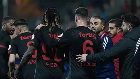 Pendik Sakarya'nın fişini ilk yarıda çekti: 3-0