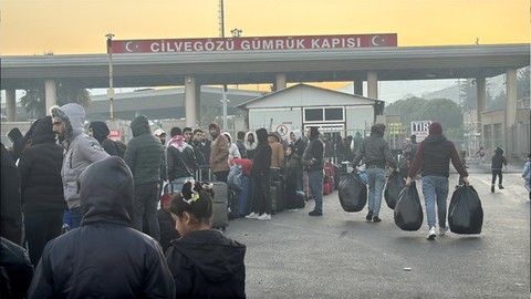 Suriyeliler ülkelerine dönmeye başladı