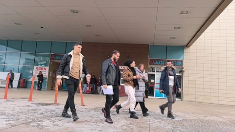 Kapıları kredi kartıyla açıp 4 evi soymuşlar