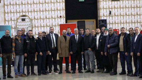 Ramazan Ömeroğlu, pazarcı esnafıyla bir araya geldi