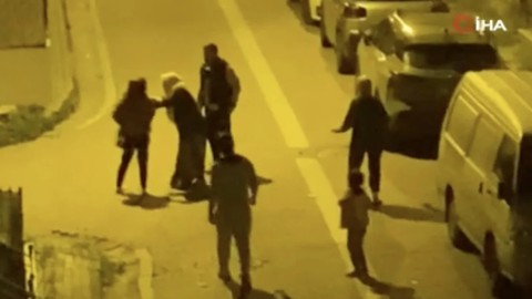 Avcılar’da boğazına yabancı cisim kaçan çocuğun ailesinin panik anları kamerada