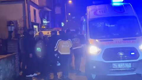 Hamile karısının eve aldığı erkeği arkadaşıyla beraber darp etti