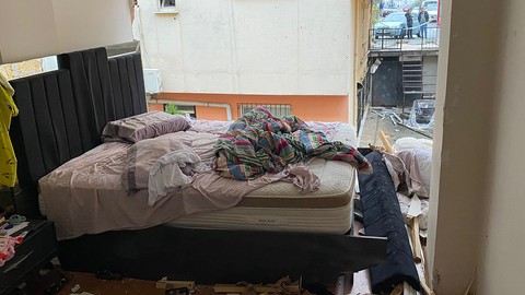 Ümraniye'deki binada meydana gelen patlamanın yıkımı sabah saatlerinde daha net belli oldu